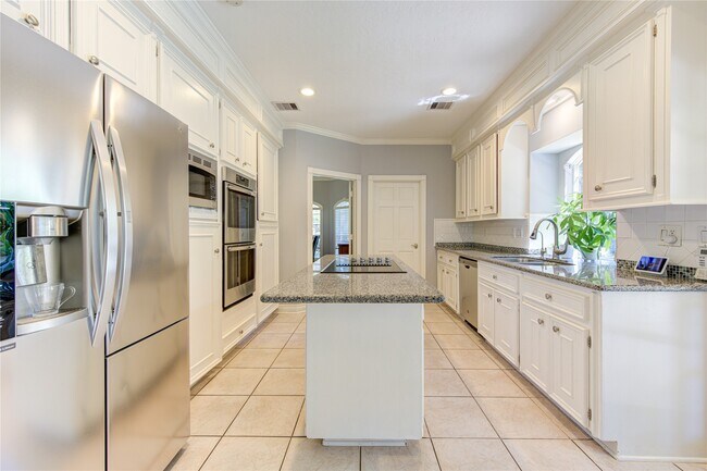 Building Photo - 3622 Springhill Ln