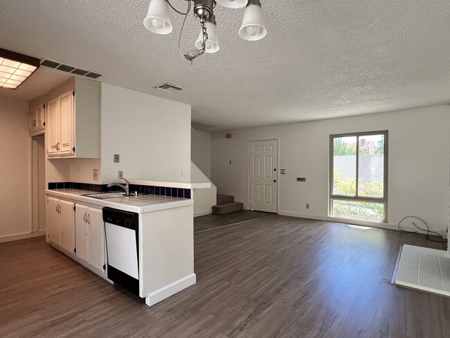 Building Photo - Two Bedroom Napa Condo
