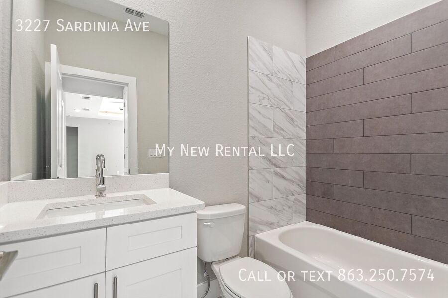 Building Photo - 3227 Sardinia Ave