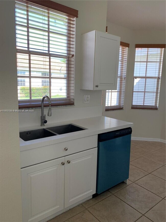 Building Photo - 2614 SW 188th Ave