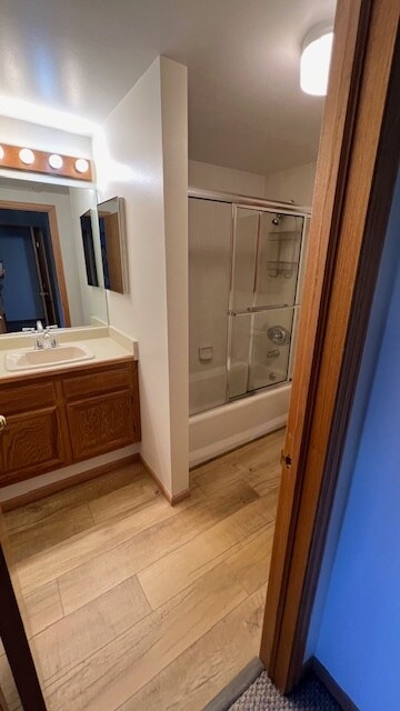 2nd bedroom bathroom - 640 Homestead Dr