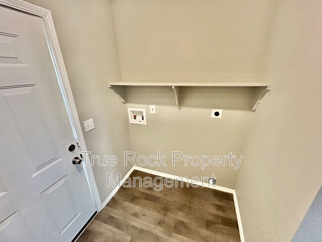 Building Photo - 1127 E Beverly St