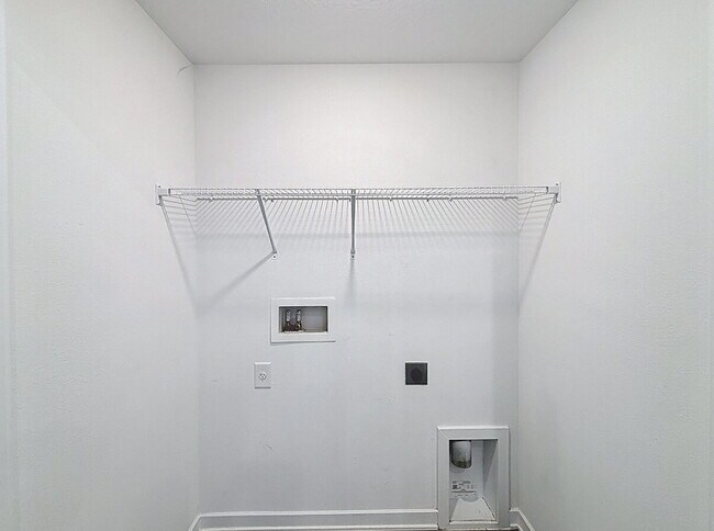 Building Photo - 1270 Ahoy Ave