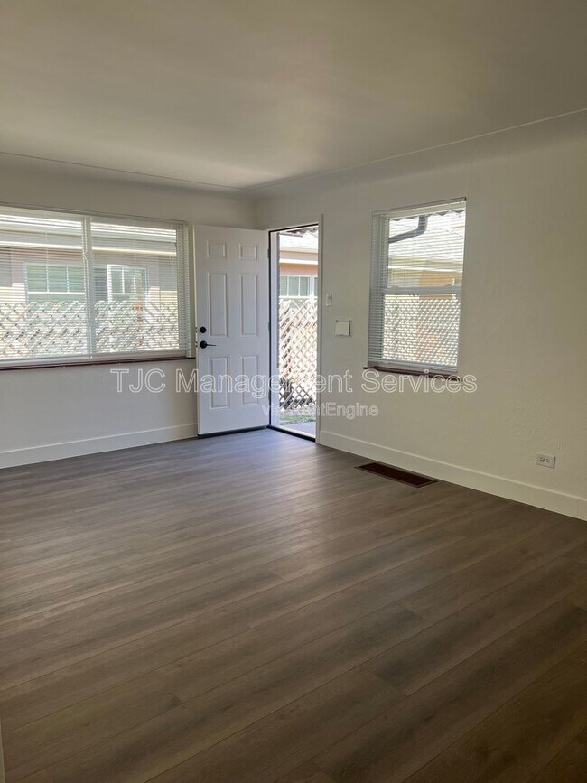 Building Photo - 433 Harrison St