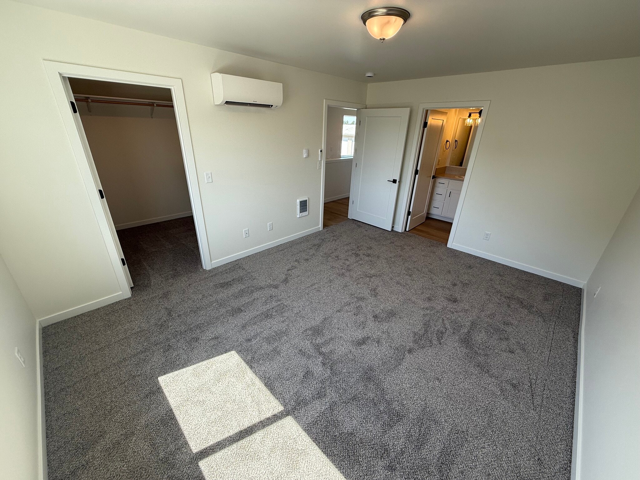 Building Photo - 410 Wagon Wheel Dr