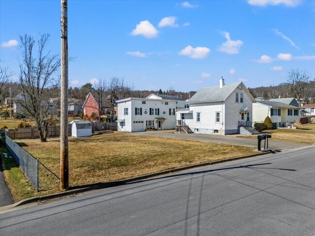 Building Photo - 709 Milan Ave