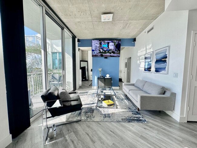 Building Photo - 300 S Australian Ave