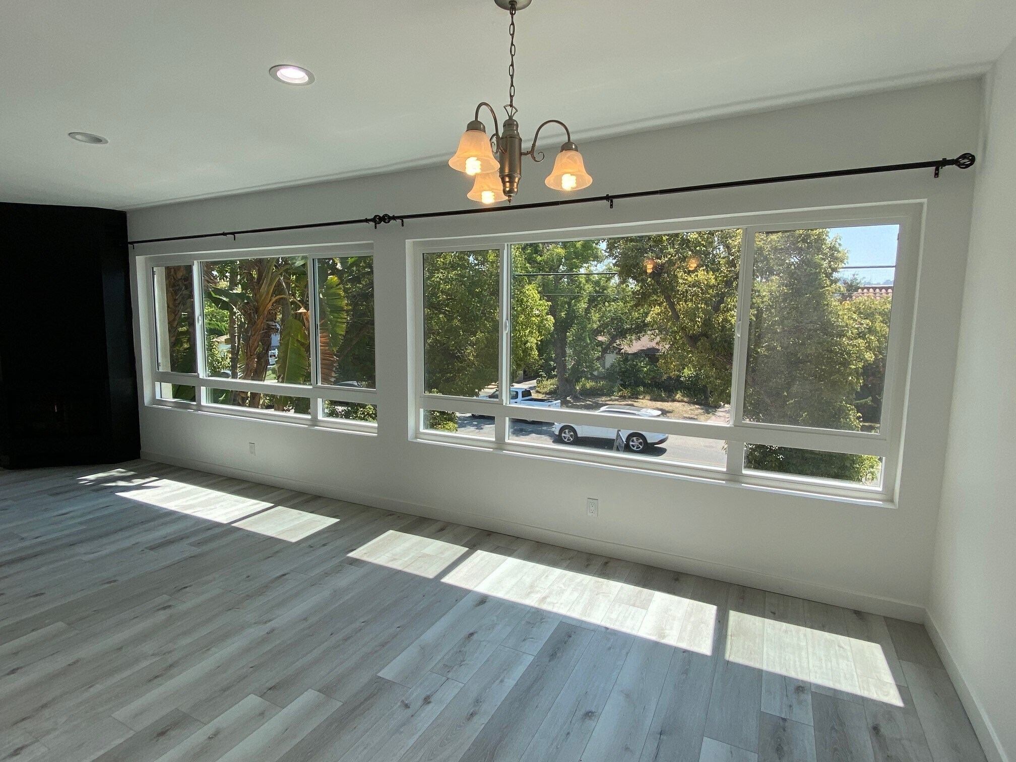 Building Photo - 10823 Camarillo St