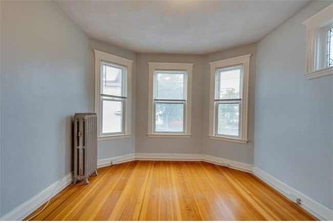 Building Photo - 37 Taft St