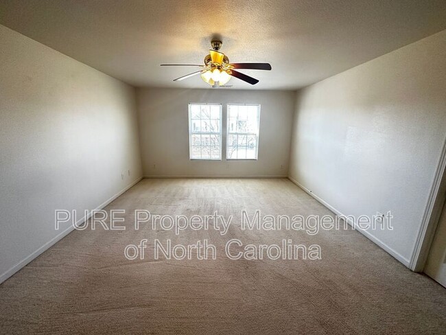 Building Photo - 723 Skywatch Ln