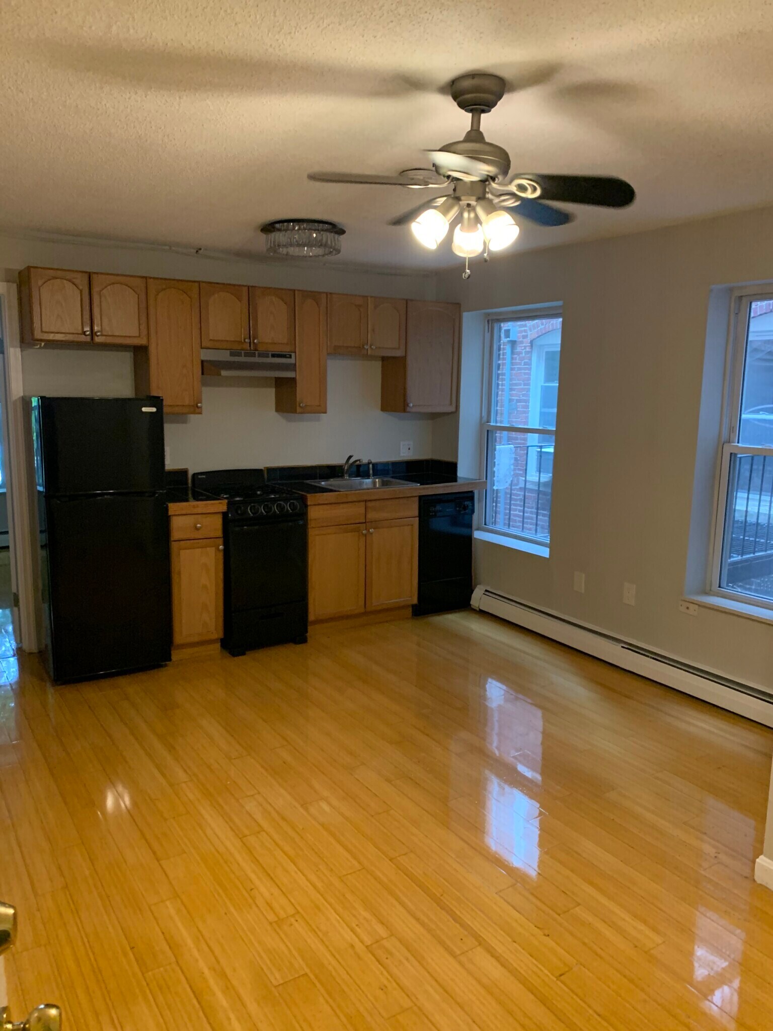 Building Photo - 28 Fleet St