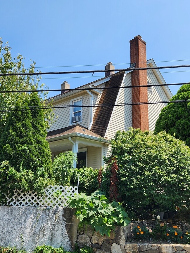 Building Photo - 19 Valley Rd