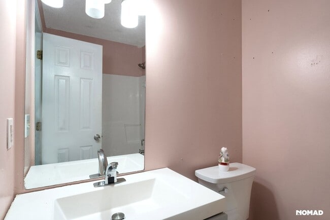 Building Photo - Charming 4BR House in Douglasville
