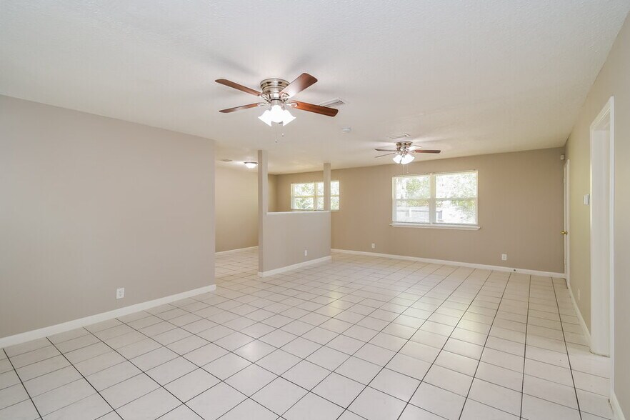 Building Photo - 4307 Lane Ave S