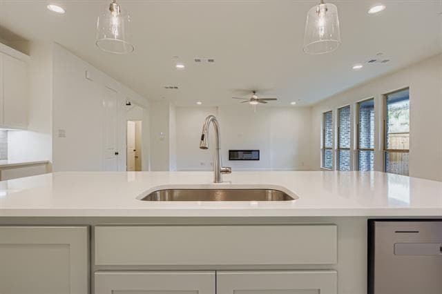 Building Photo - 3529 Kings Ct Dr