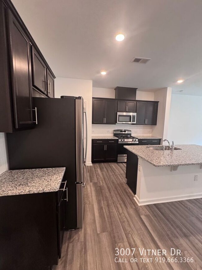 Building Photo - 3007 Vitner Dr
