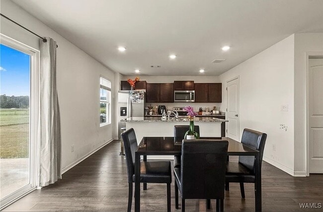 Building Photo - 3BR/2.5BA in Northport