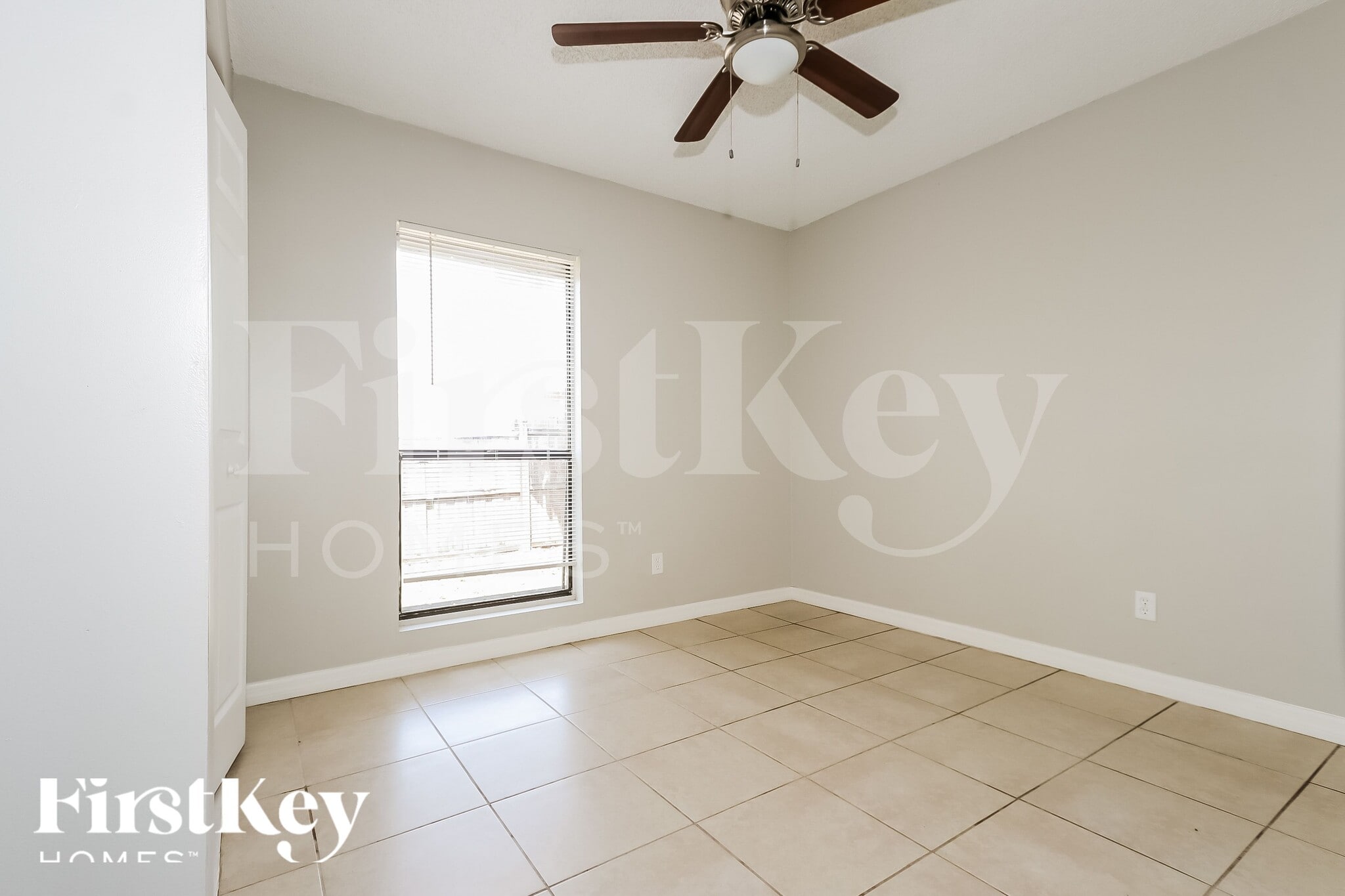 Building Photo - 438 SE Streamlet Ave