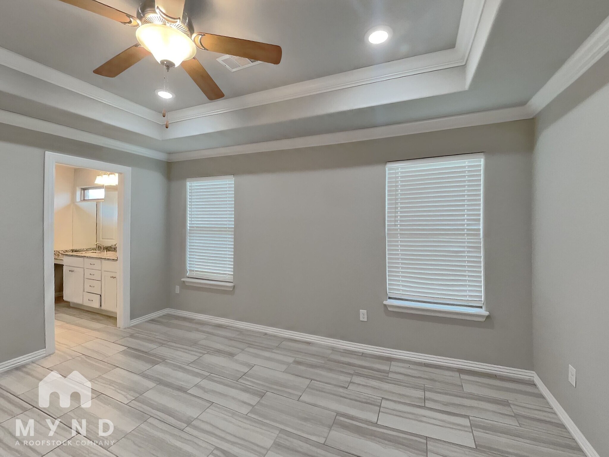 Building Photo - 941 Lakeview Dr