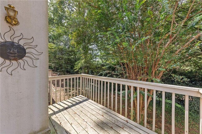 Building Photo - 501 Bridge Ln