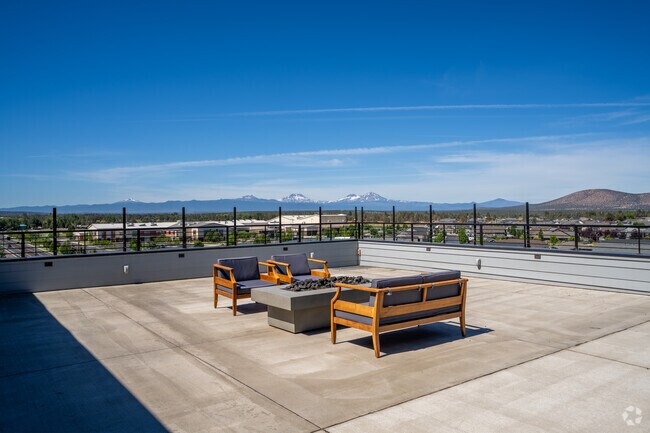 Roof Terrace - Westmount Luxury Apartment Homes