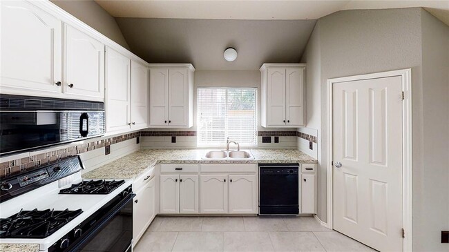 Building Photo - 1705 Coral Dr