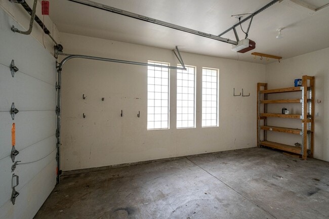 Building Photo - 4 Bed 3 Bath Home in Highlands Meadows - Windsor!