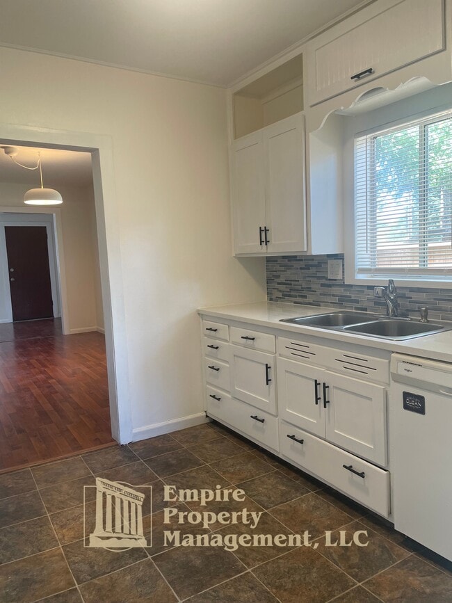 Building Photo - 4950 Barger Dr