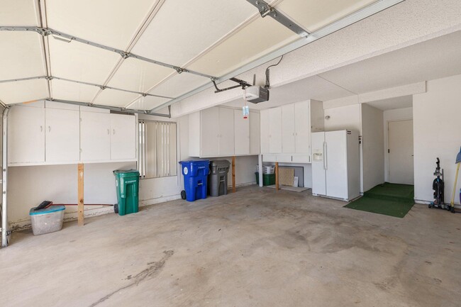 Building Photo - 73750 Cll Bisque