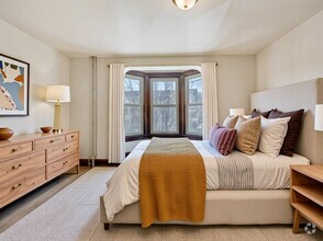 Building Photo - Large Four Bedroom In York!