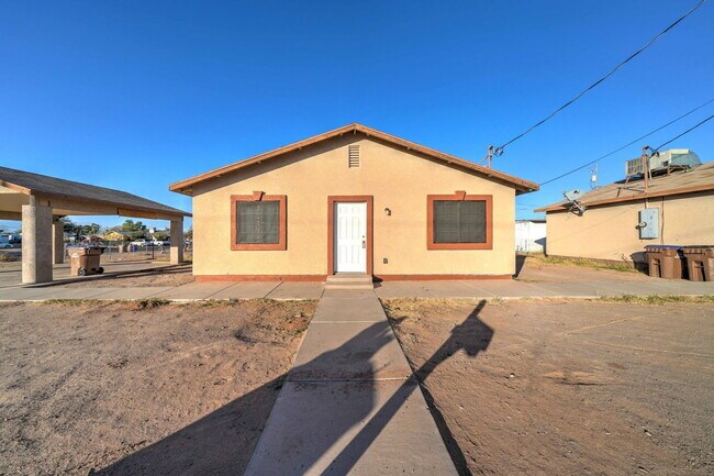 Building Photo - 102 Adams St