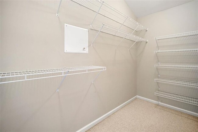 Building Photo - 6424 Queens Court Trace