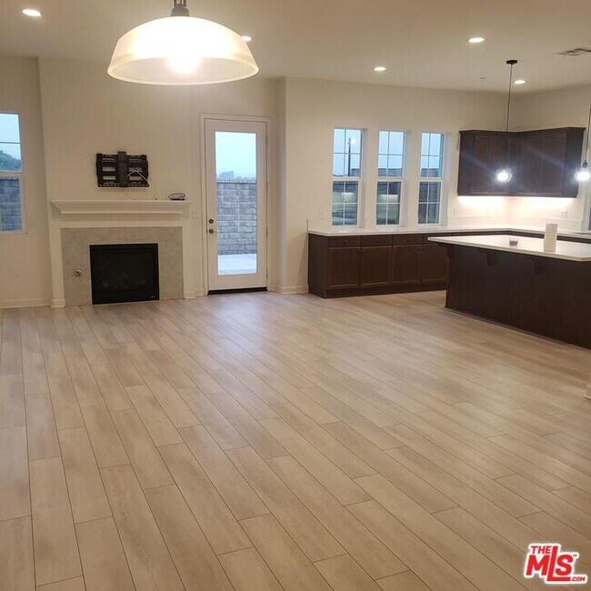 Building Photo - 1541 Thorpe Trl