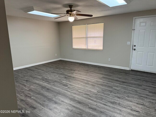 Building Photo - 325 Centura Dr