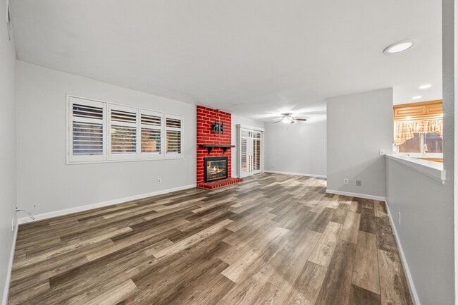 Building Photo - 9816 Costa Lago St