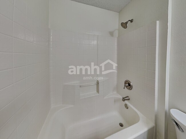 Building Photo - 12582 Ayrshire St E