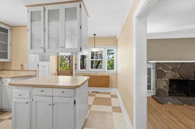 Building Photo - 255 Grant St