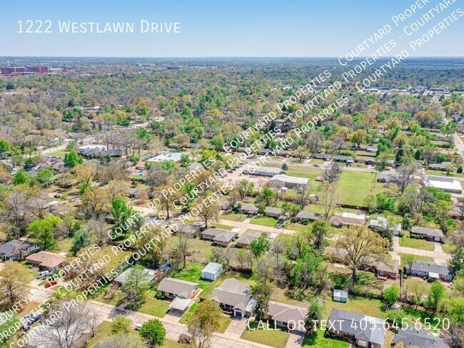 Building Photo - 1222 Westlawn Dr