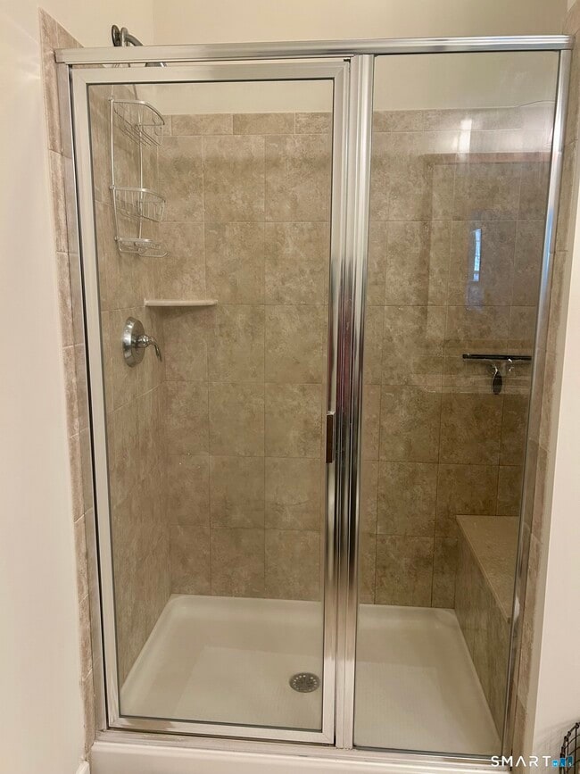 Building Photo - 414 Center Meadow Ln