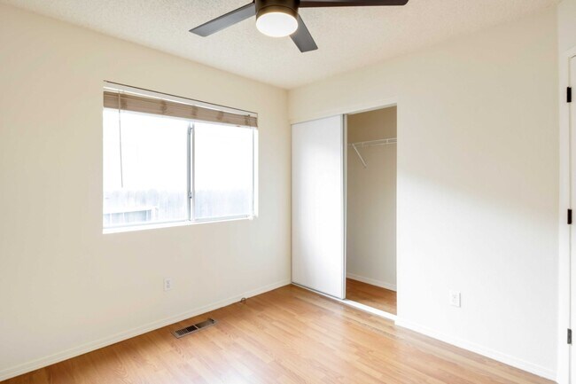 Building Photo - Well Maintained 3 Bedroom, 2 Bath Home