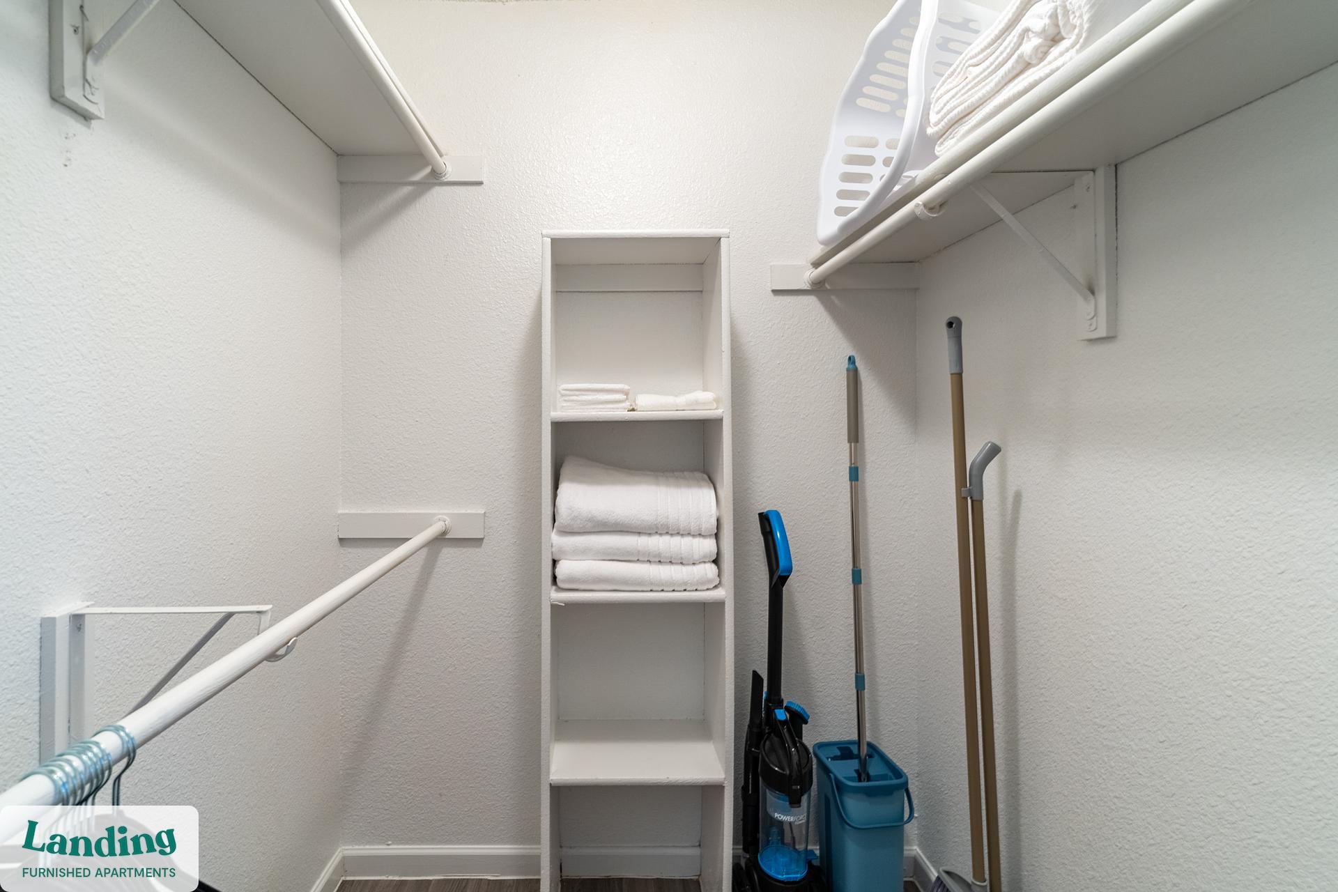 Building Photo - 711 Brentford Pl