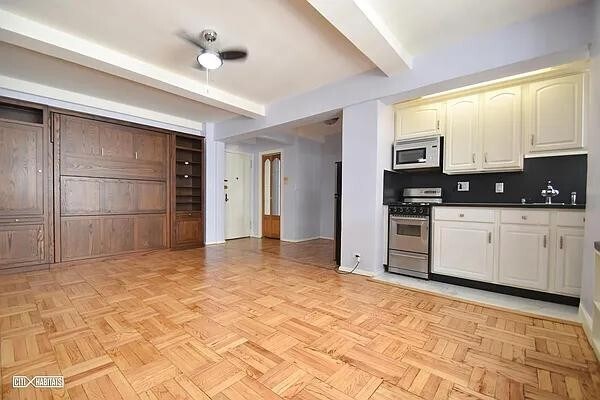 Building Photo - 140 E 40th St