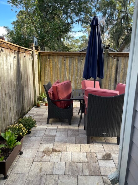 Building Photo - 3612 Walsh St