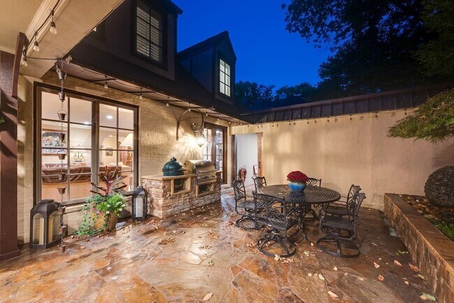 Building Photo - 3807 Harding Pl