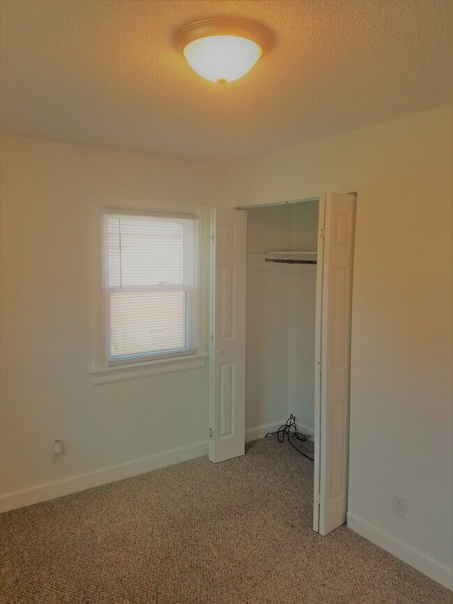 Building Photo - Brick ranch in Henrico off of Laburnum