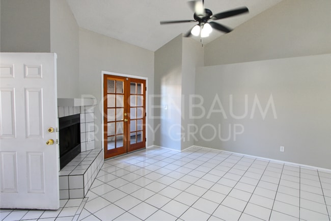 Building Photo - Cute and cozy 2-beds, 2-baths upstairs con...