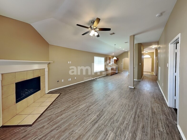 Building Photo - 18494 Sunrise Pines Dr