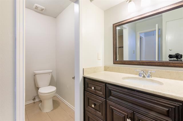 Building Photo - 14215 Haymeadow Dr