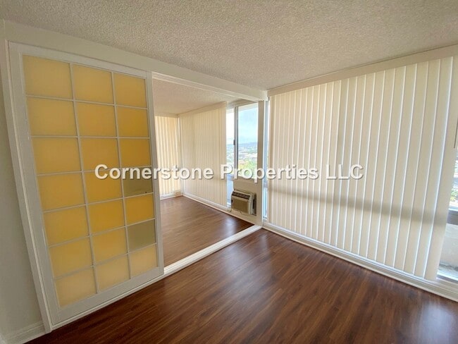 Building Photo - 255 Huali St