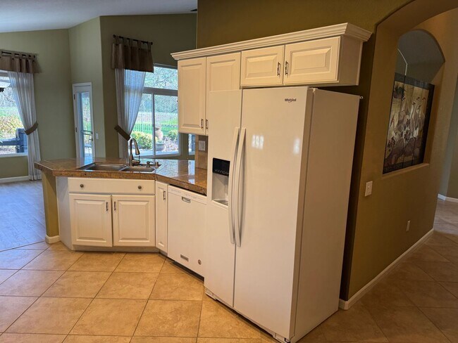 Building Photo - DEL WEBB 55+ Adult Community in Roseville!